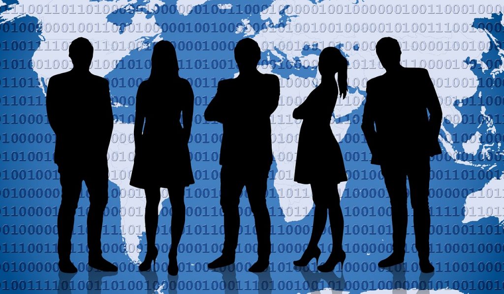 Silhouetten von Geschäftsleuten vor einer globalen Karte, die die Spannungen zwischen Globalismus und Patriotismus symbolisieren. Relevanz von konservativen Werten in der heutigen Gesellschaft.